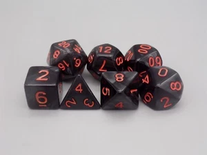 Juego de 7 dados de mármol negro poliédrico (D&D / Dungeons & Dragons / RPG) - Imagen 1 de 1