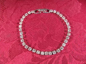 Silvertone Crystal Rhinestone Wrist Tennis Bracelet 7.5” - Picture 1 of 3