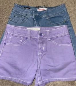 LOT Of 2 denim shorts 1 Cherokee purple 7/8 and 1 hot kiss size 7 stretchy Blue - Picture 1 of 7
