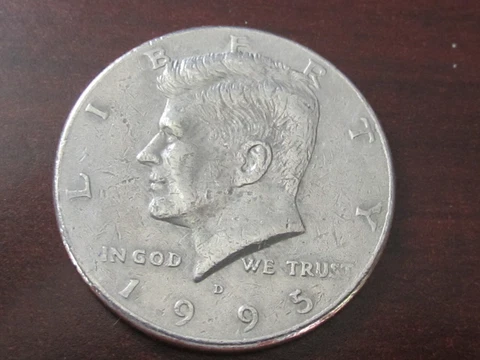 1995 D KENNEDY HALF DOLLAR NICE COIN FREE SHIPPING! Cover