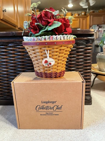 2005 Longaberger May Series Miniature GERANIUM Flower COMPLETE MINI BASKET SET Cover