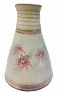 Clayworks Ltd. Jarrón Studio Pottery Bud blanco con flores rosas firmado - Imagen 1 de 11