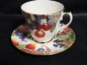 Vintage DUCHESS Tea/Coffee Cup and Saucer Set - Picture 1 of 4