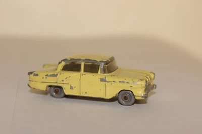 1959-65  Matchbox Lesney 45a Vauxhall Victor - Image 1 of 4