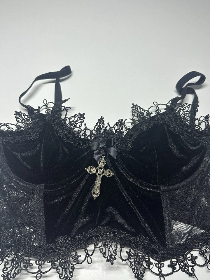 Sujetador gótico Widow Dolls Kill Sujetador de encaje de terciopelo XS negro Foto 1 de 4