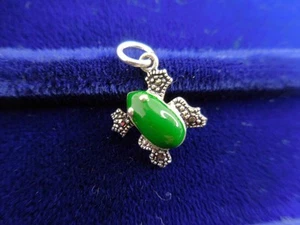 Sterling Silver Frog Marcasite Green Enameled Bracelet Charm - Picture 1 of 3