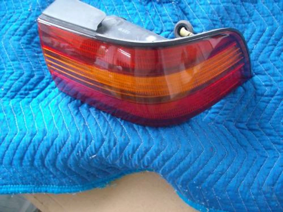 1990 1991 1993 1994 LEXUS LS 400 RIGHT TAILLIGHT OEM USED - Image 1 of 1