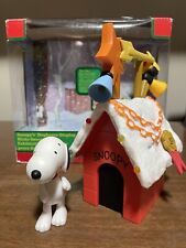 Peanuts Christmas Snoopy Figure & Decorated Doghouse w/Lights & Sound,