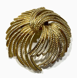 Vintage Monet Gold Tone Cordelia Brooch Fringe Spray Firework Flower - Picture 1 of 9