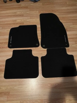Alfombrillas negras Porsche Cayenne 2019-2025 OEM Foto 1 de 4