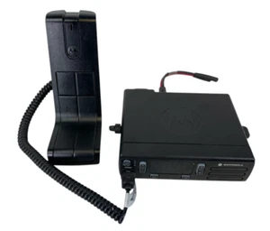 Motorola CM200d Mobilfunkgerät 16 Kanal UHF 403-470 MHz AAM01QNC9JA1AN - Bild 1 von 12