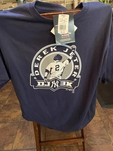 Neu mit Etikett Derek Jeter T-Shirt Größe XL DJ 3K 3000 Hits Tribute New York Yankees MLB - Bild 1 von 5