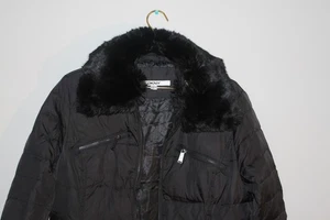 NUEVO CON ETIQUETAS DKNY Abrigo acolchado repelente al agua con piel sintética, negro, para mujer L - Imagen 1 de 6