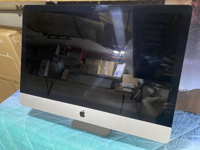  iMac 10.1 27' A1312 - Intel 2 Duo - 4Gb Ram - Radeon HD 4670 - Immagine 1 di 4