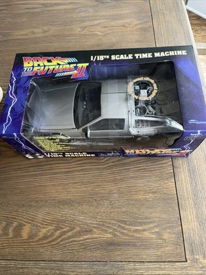 Back to the Future Part 2 Delorean 1:15 Scale Time Machine Diamond Select - Image 1 of 4