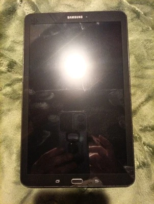 Samsung Galaxy Tab E SM-T560NU 16GB, Wi-Fi, 9.6in Black - Image 1 of 4