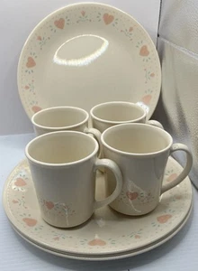 Tazze piatti vintage Corelle Corning Forever Yours cuori rosa country 8 pezzi - Foto 1 di 2
