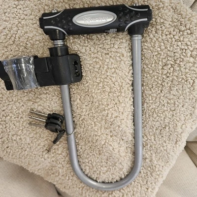 Master Lock Bike Security D lock - Image 1 of 4