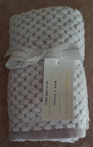 Mi casa es tu casa 100% cotton "Mauve Dots" 2 pack hand towels - Picture 1 of 5