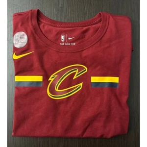 Womens Nike Basketball Cleveland Cavaliers Graphic T-Shirt Sz Medium NWT - Picture 1 of 4