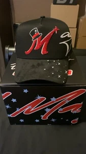THIRTY-ONE HATS “EL MAGO” - Picture 1 of 5