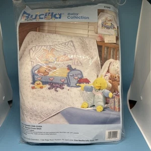 Kit de punto de cruz estampado Bucilla Baby 1995 #41049 Teddy & Friends cuna edredón NUEVO - Imagen 1 de 9