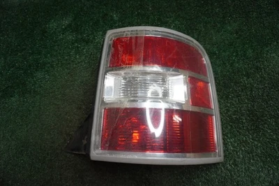 ОРИГИНАЛЬНЫЙ ПРАВОСТОРОННИЙ ЗАДНИЙ ФОНАРЬ 2017 2018 2019 FORD FLEX ДЛЯ ПАССАЖИРА CA8313B504AB - Изображение 1 из 4