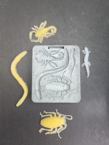 Vintage 1964 Mattel Creepy Crawlers Thingmaker Mold 4477 059 9B Worm Lizard Bugs - Picture 1 of 8