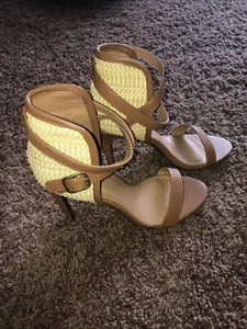 Venus Women’s Size 7.5 High Heel  - Picture 1 of 6