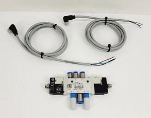 Festo VUVG-L10-B52-ZT-M7-1P3 (566483) 5/2-Way Double Solenoid Valve - Picture 1 of 11