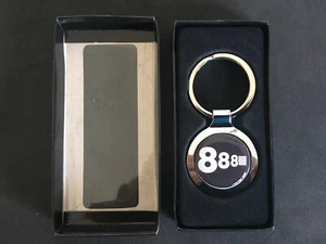TRIPLE 888 SCHLÜSSELANHÄNGER SCHLÜSSELANHÄNGER IN HOCHWERTIGER GESCHENKBOX ASTRA NURBURGRING  - Bild 1 von 4