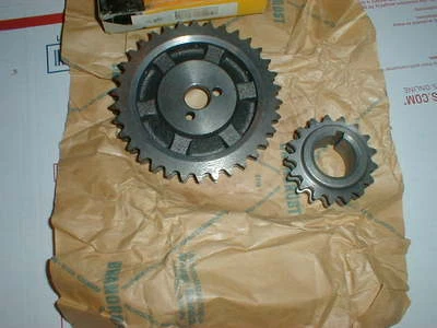 Fiat  4 cylinder 1100 1200 1500  Crank / Cam  Timing Sprockets Foto 1 de 2
