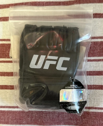 UFC Glove Key Chain 3.5” - MMA - NEW *Free-Ship* Cover