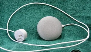 Google H0A Nest Home Mini Smart speaker A4RH0A - Brand New Condition/No Box - Picture 1 of 2