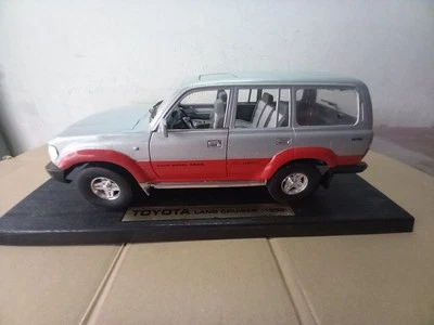 TOYOTA LAND CRUISER 1992 N.92098 ROAD TOUGH SCALA 1:18 SENZA SCATOLA - Immagine 1 di 4