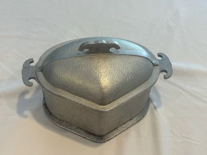 Vintage Guardian Service Ware Cast Aluminum Triangle Heart Pot with Lid EUC - Picture 1 of 11