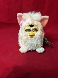 Weiße und rosa Ohren Furby getestet funktioniert mit Etikett - Bild 1 von 9