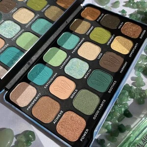 PALETA / PALETTE FOREVER FLAWLESS AVENTURINE DE MAKEUP REVOLUTION - Imagen 1 de 3