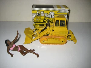 CATERPILLAR 955 LADERAUPE MIT RIPPER HELLGELB #115.2 NZG 1:50 OVP - Picture 1 of 5