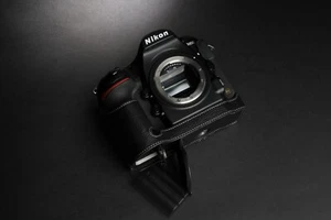Funda protectora de cuero genuino hecha a mano con media cámara para Nikon D850 - Imagen 1 de 44