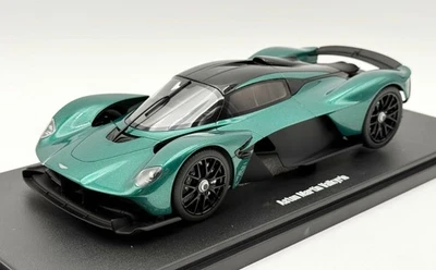 GT435 - 2021 Aston Martin Valkyrie - Green - 1:18 model by GT Spirit - Image 1 of 4