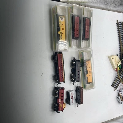 Bachmann N Scale Red ATSF 999628 CABOOSE, & Central Pacific. Model Power& More - Image 1 of 4