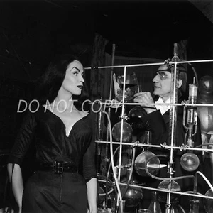 Foto retro pin-up de Halloween 8x10 - arte de póster vintage sexy - Imagen 1 de 1