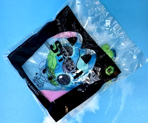 2022 McDonalds Happy Meal Spielzeug "Sittin’ Stitch" #6 Mini Plüsch NEU - Bild 1 von 3