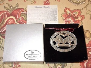 Hampshire Pewter WORKING TOGETHER FROM PEOPLE TO PEOPLE 2009 Ornament New Box - Picture 1 of 3