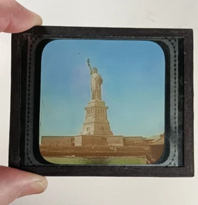 Antique Statue of LIberty Glass Lantern Slide - Hand tinted - Bild 1 von 5