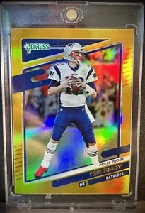 TOM BRADY RARE GOLD REFRACTOR INVESTMENT CARD SP PANINI NEW ENGLAND PATRIOTS - Picture 1 of 2