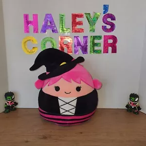 Peluche Squishmallows Halloween WEXLA la Strega 12" Capelli Rosa 2020 Esclusivo RARO - Foto 1 di 6