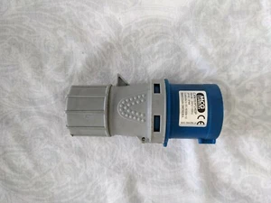 MCG Connexs CXN163P240C 2P+E Coupler 16A / Blue - Grey - Picture 1 of 5