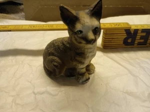 eine graue Katze , Ton , Töpferware - Bild 1 von 3